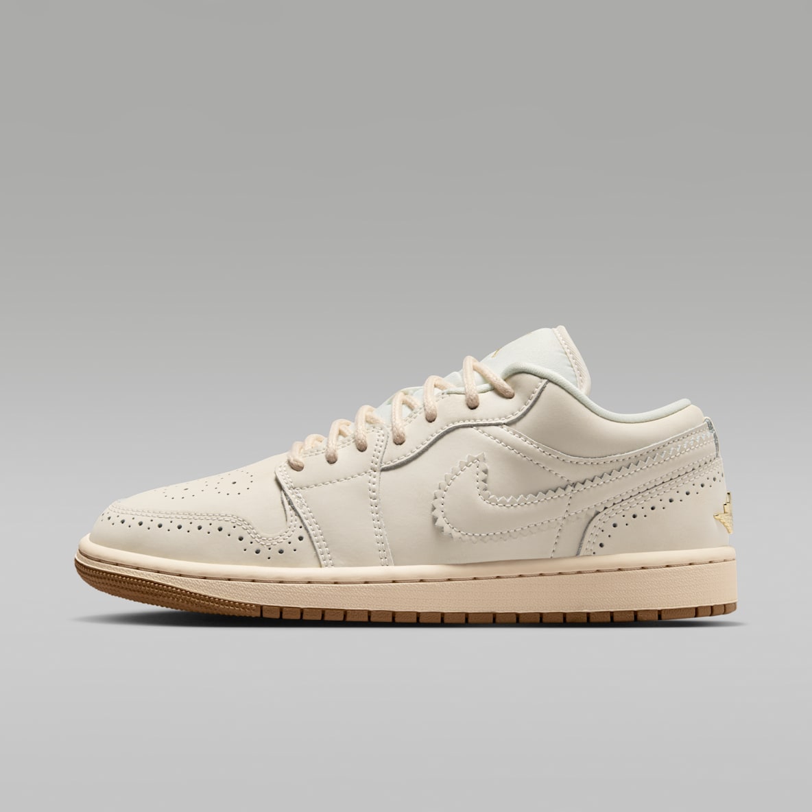 Jordan White Low Top Shoes. Nike.com
